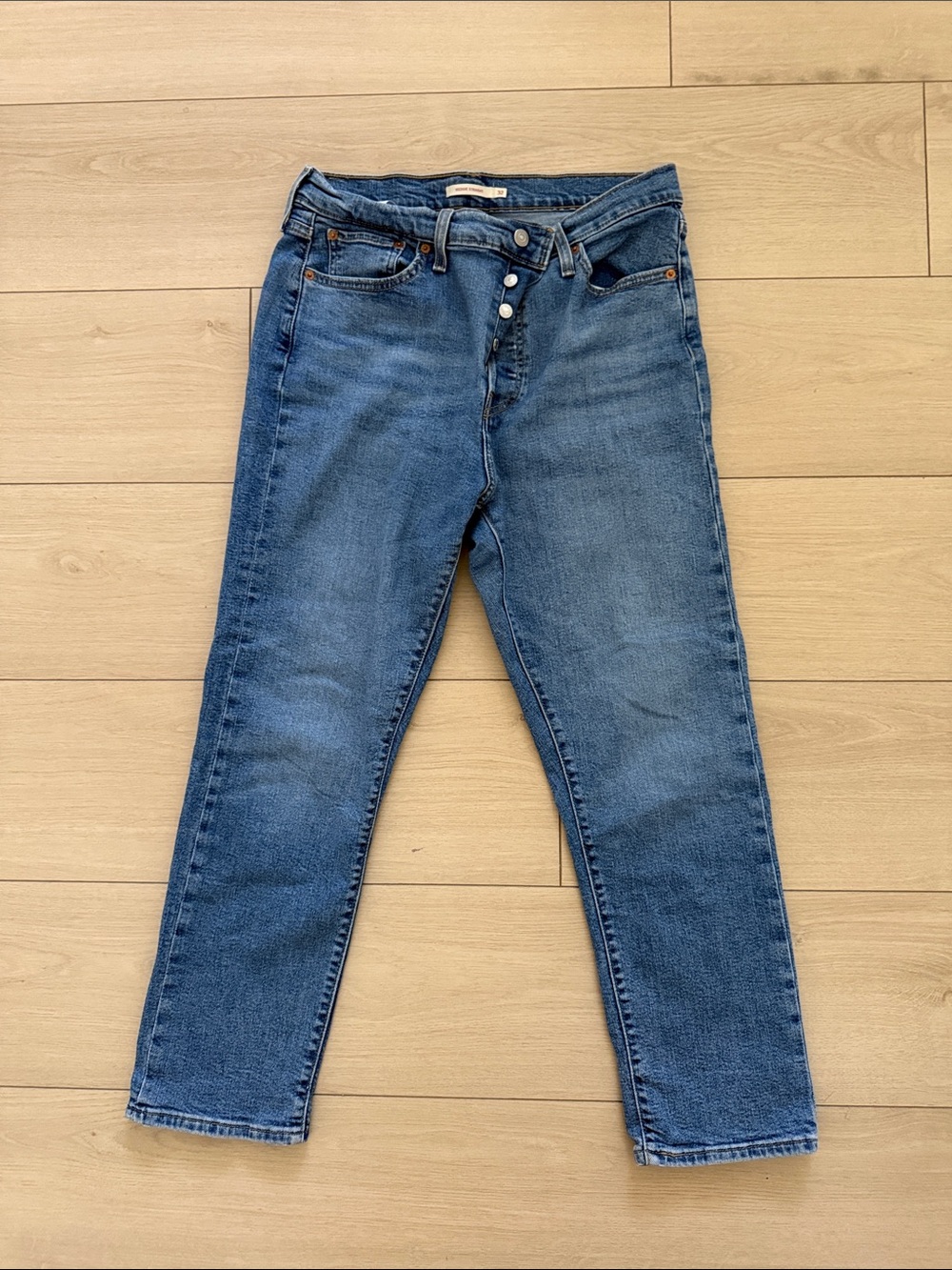 Levi's Women's Skinny Jeans in Medium Blue Wash